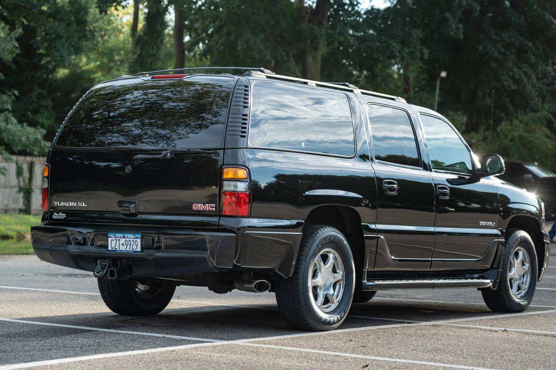 2004 GMC Yukon 2nd Gen - Image 5 of 31