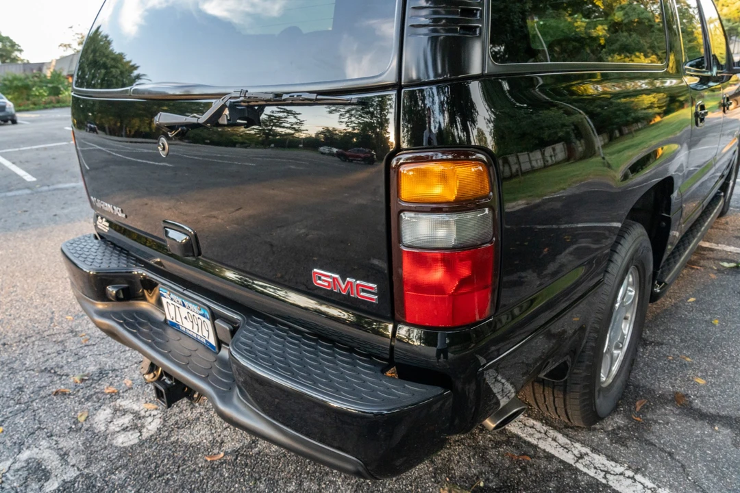2004 GMC Yukon 2nd Gen - Image 19 of 31
