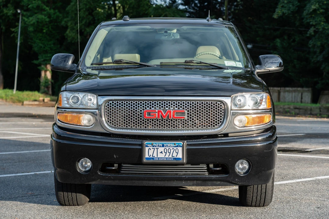 2004 GMC Yukon 2nd Gen - Image 8 of 31