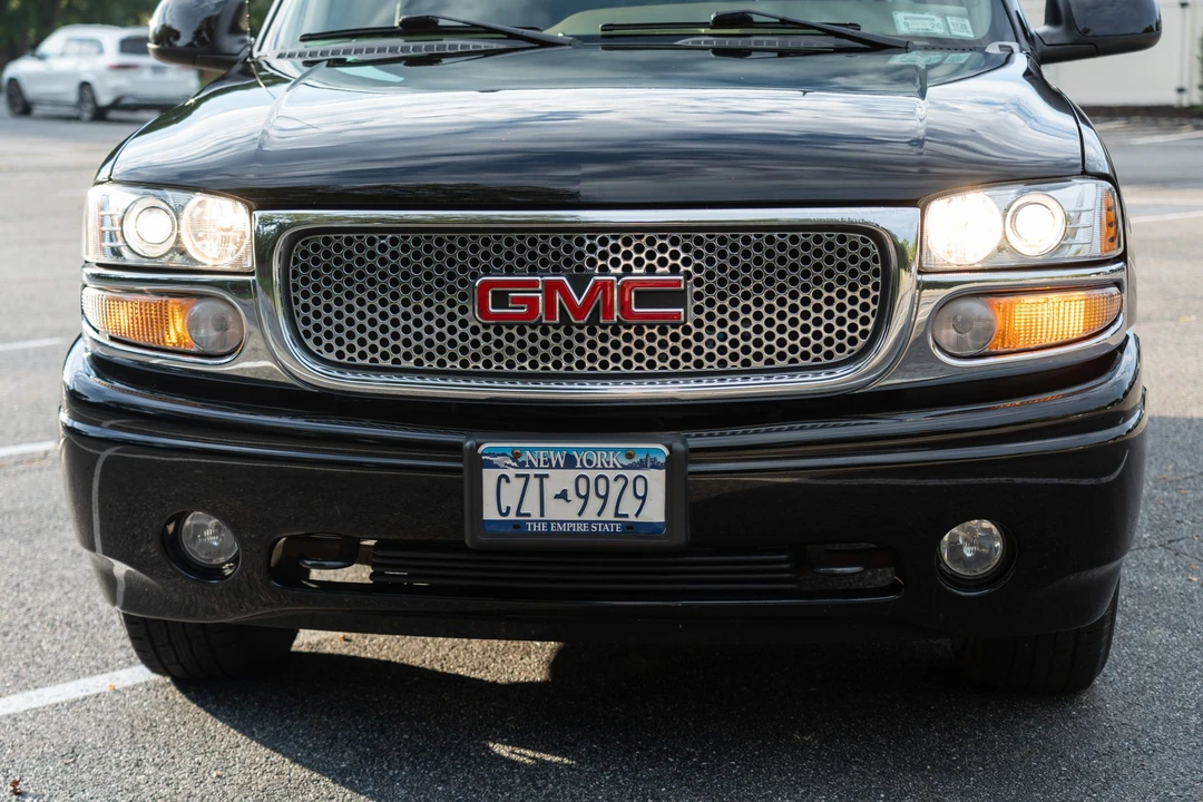 2004 GMC Yukon 2nd Gen - Image 9 of 31