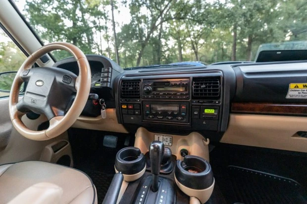 2004 Land Rover Discovery 2nd Gen - Image 5 of 7