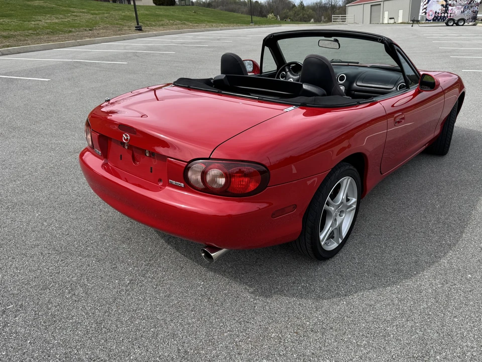 2004 Mazda NB MX-5 Miata - Image 14 of 31