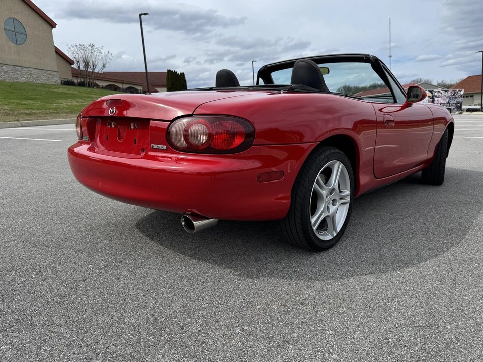 2004 Mazda NB MX-5 Miata - Image 17 of 31