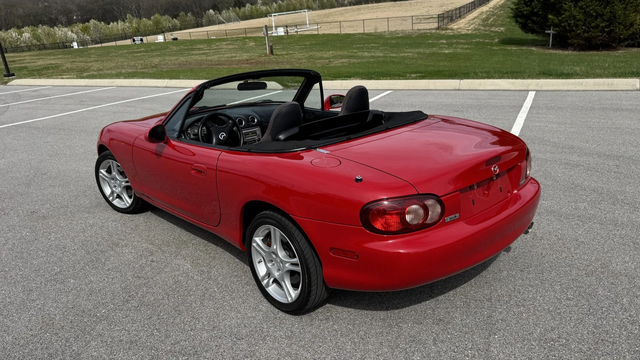 2004 Mazda NB MX-5 Miata - Image 8 of 31