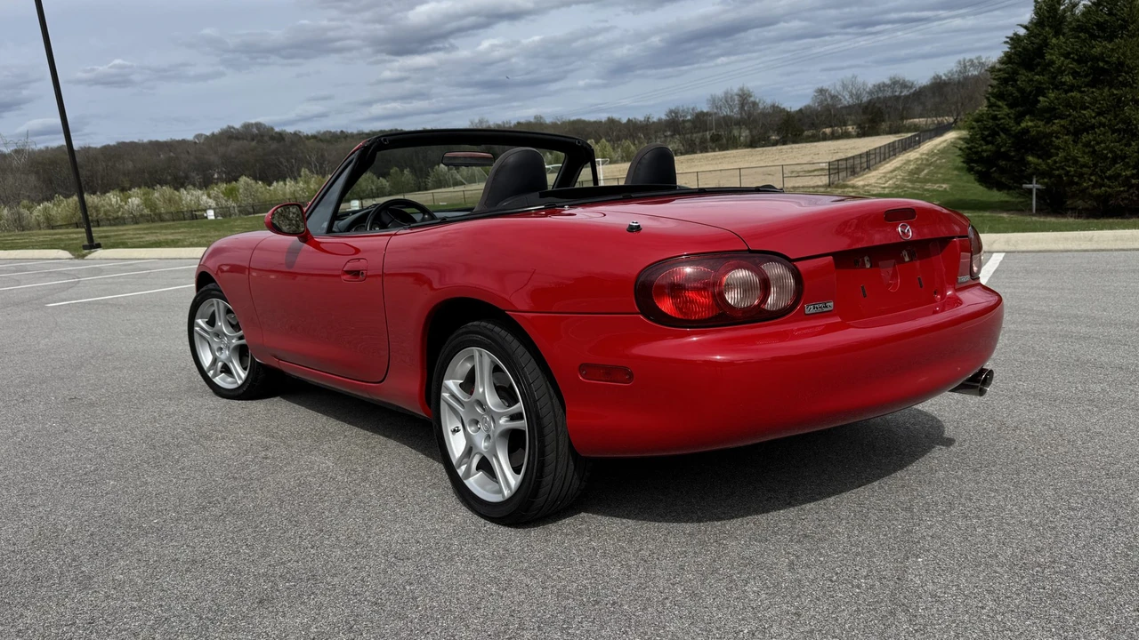 2004 Mazda NB MX-5 Miata - Image 9 of 31