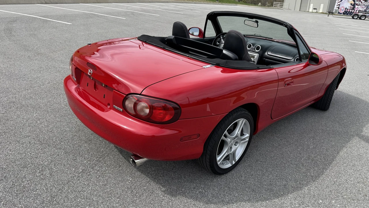 2004 Mazda NB MX-5 Miata - Image 15 of 31