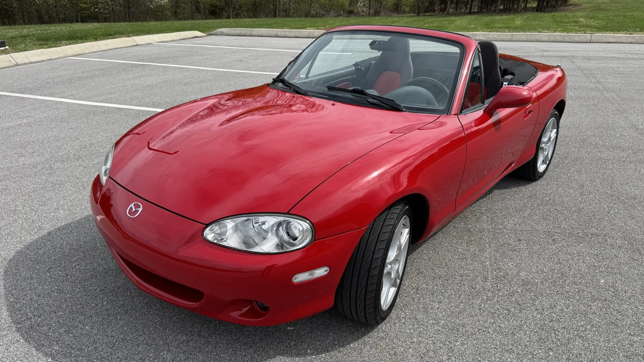 2004 Mazda NB MX-5 Miata - Image 5 of 31