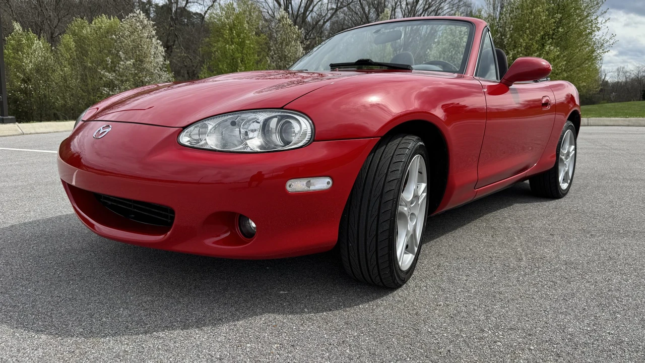 2004 Mazda NB MX-5 Miata - Image 4 of 31