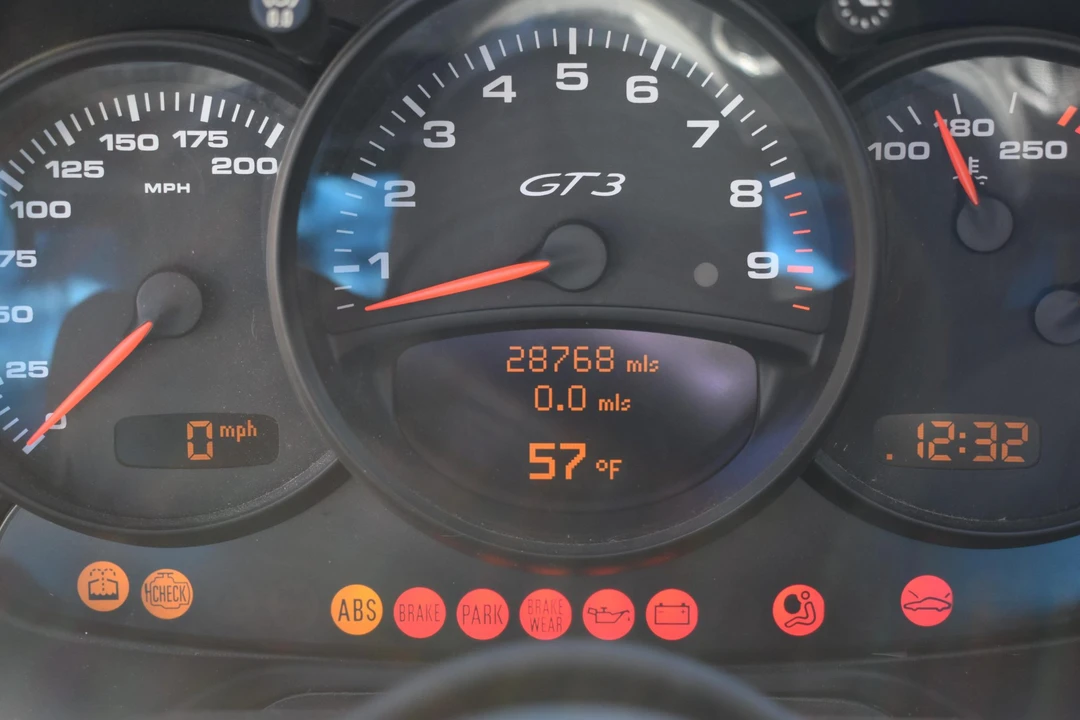 2004 Porsche 996 GT3 - Image 25 of 31