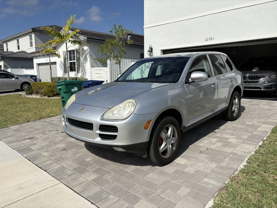 2004 Porsche 955/957 Cayenne S - Image 2 of 31
