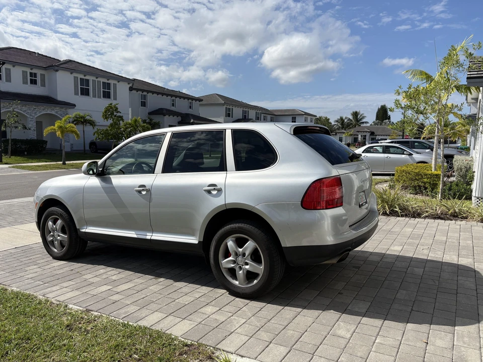 2004 Porsche 955/957 Cayenne S - Image 10 of 31