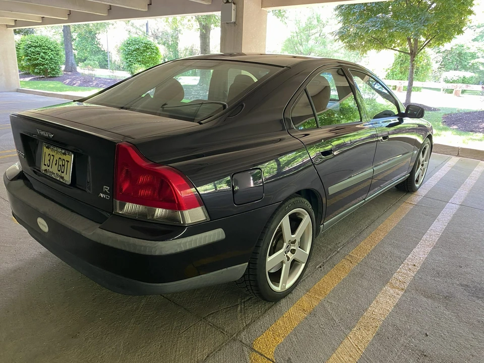 2004 Volvo S60 R 1st Gen - Image 12 of 31
