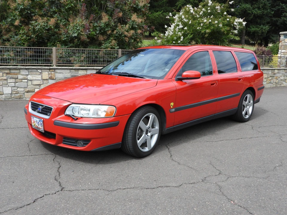 2004 Volvo V70 R 2nd Gen - Image 2 of 31