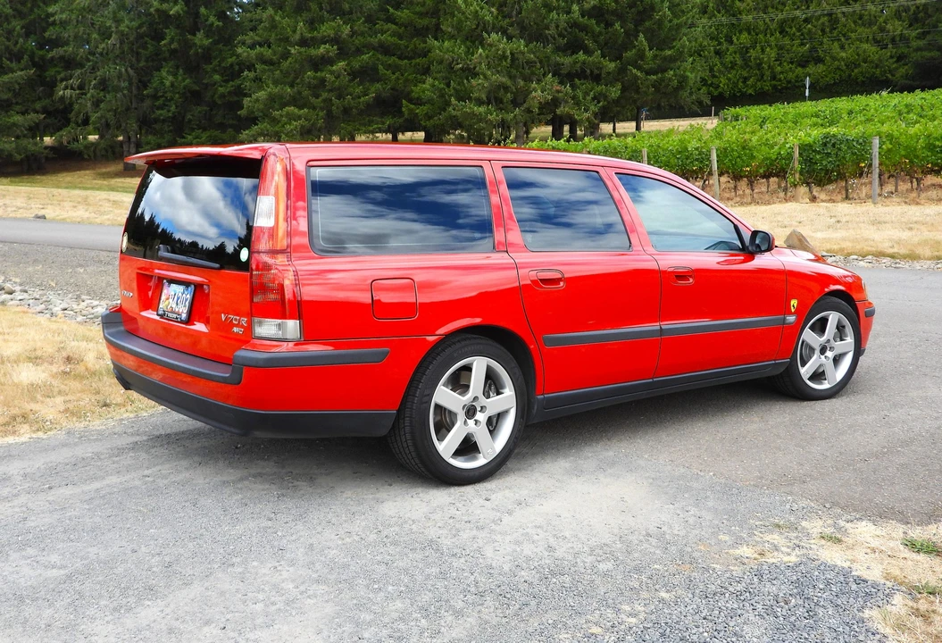 2004 Volvo V70 R 2nd Gen - Image 9 of 31