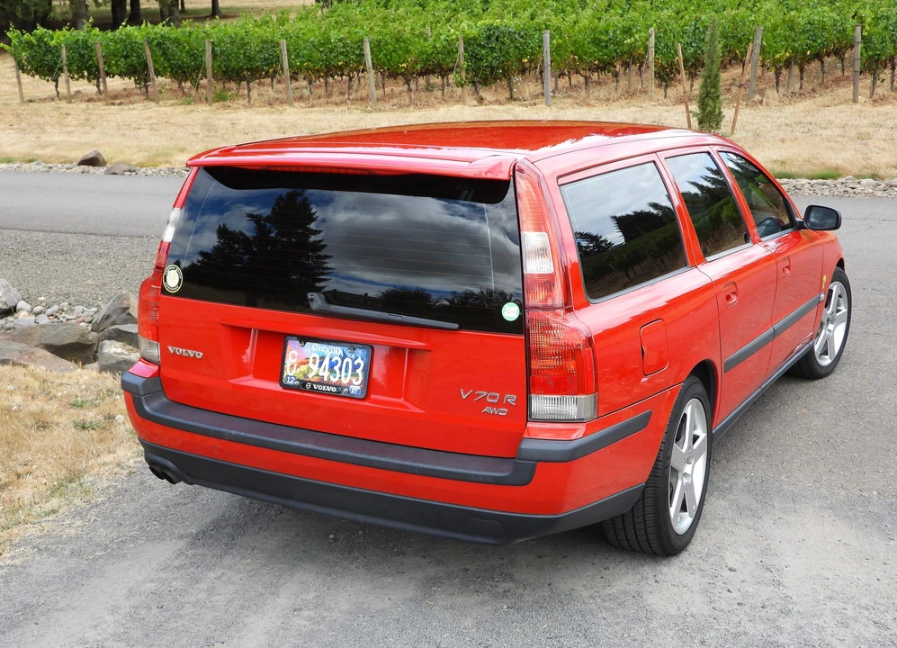 2004 Volvo V70 R 2nd Gen - Image 8 of 31
