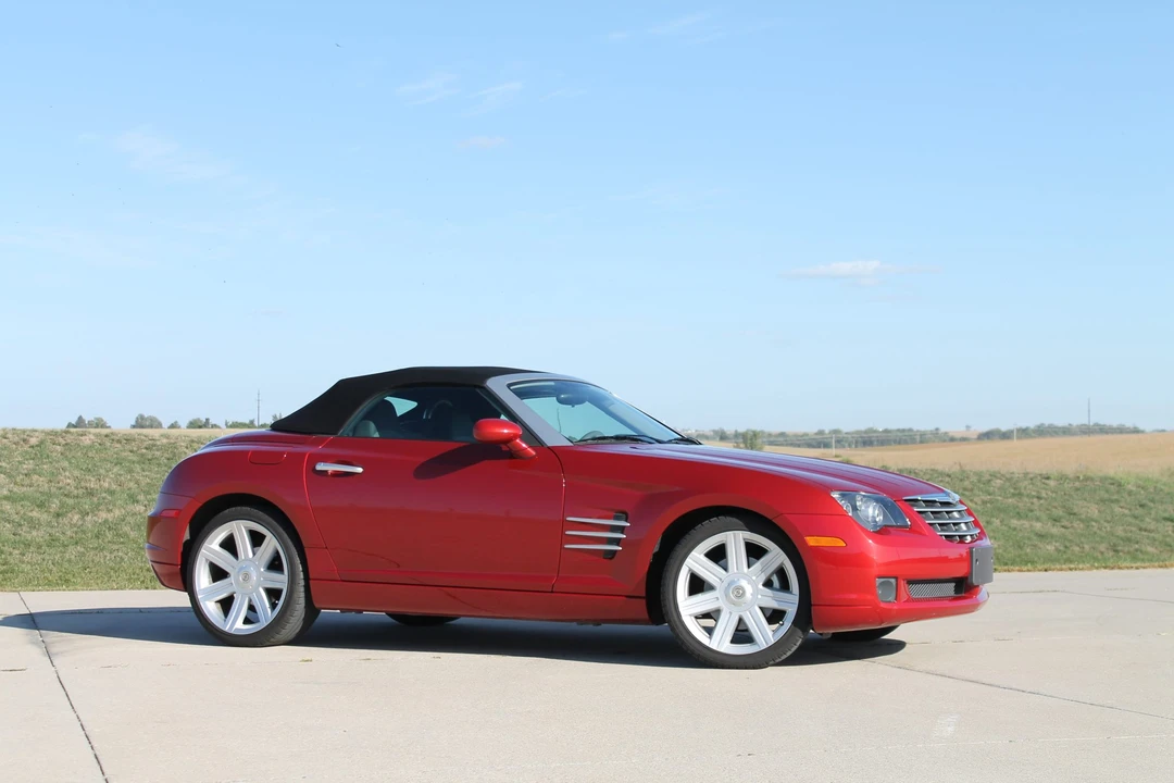 2005 Chrysler Crossfire - Image 18 of 31