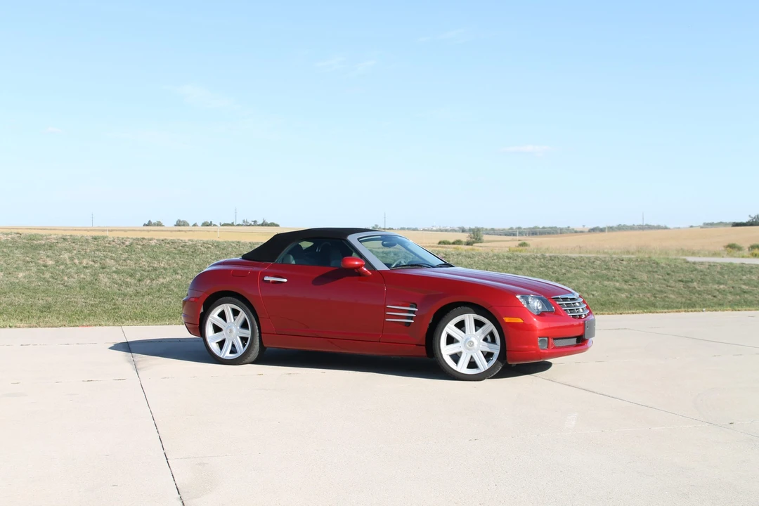 2005 Chrysler Crossfire - Image 17 of 31