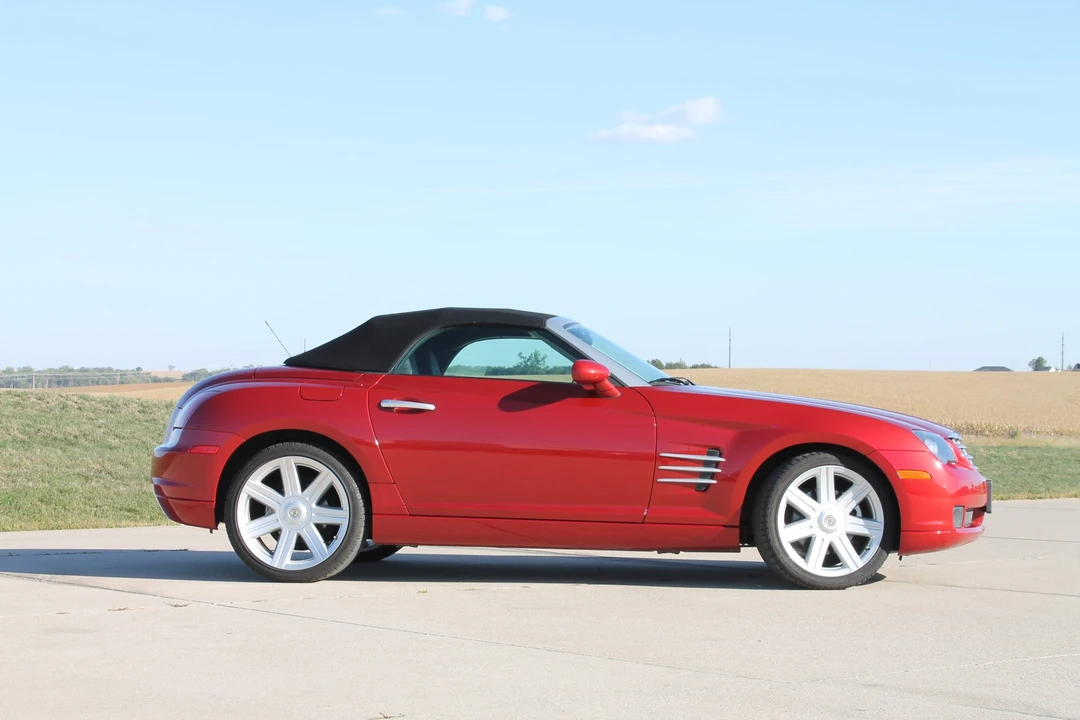 2005 Chrysler Crossfire - Image 21 of 31