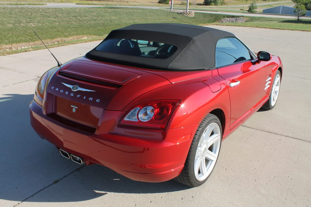 2005 Chrysler Crossfire - Image 25 of 31