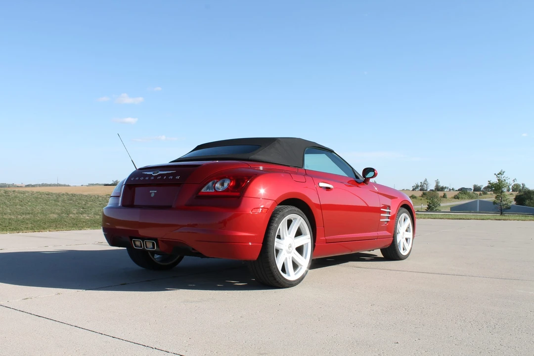 2005 Chrysler Crossfire - Image 24 of 31