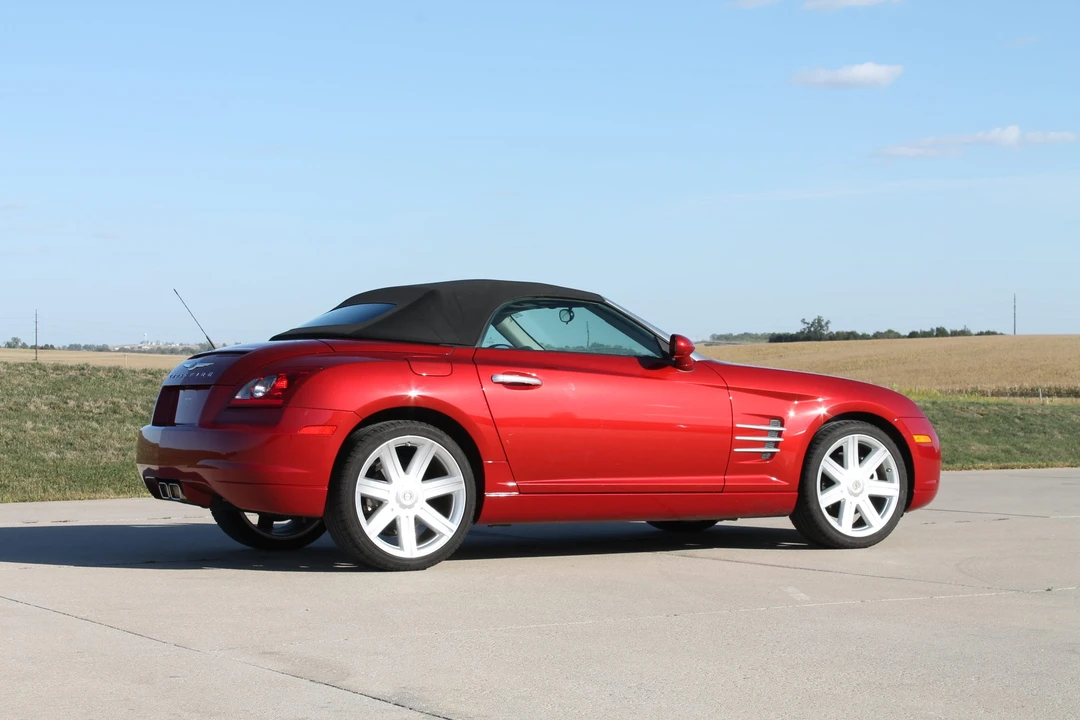 2005 Chrysler Crossfire - Image 23 of 31