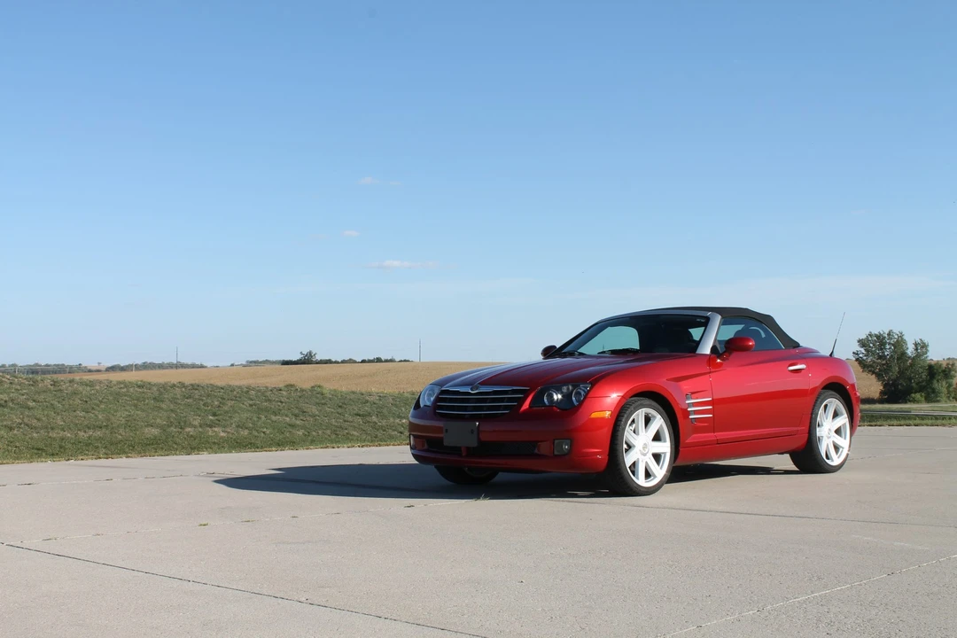 2005 Chrysler Crossfire - Image 11 of 31