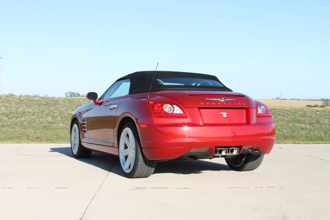 2005 Chrysler Crossfire - Image 28 of 31