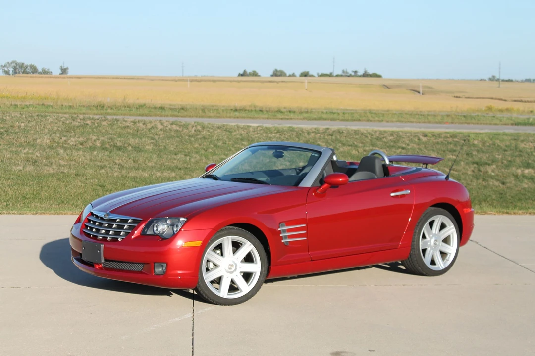 2005 Chrysler Crossfire - Image 10 of 31