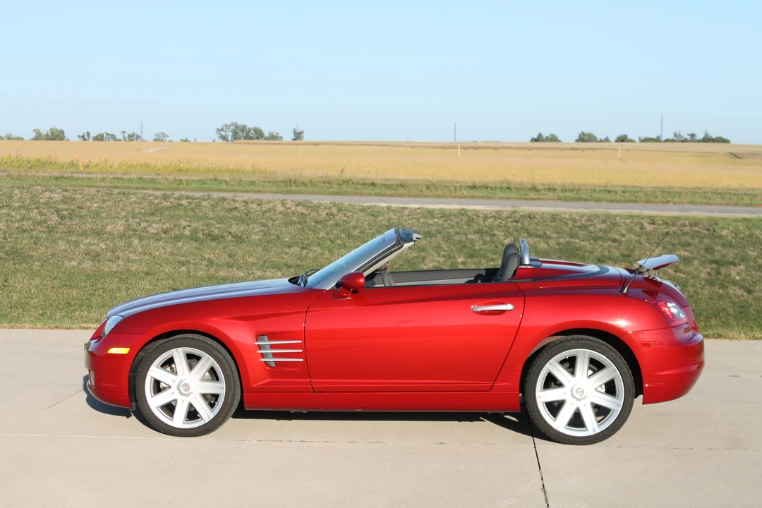 2005 Chrysler Crossfire - Image 6 of 31