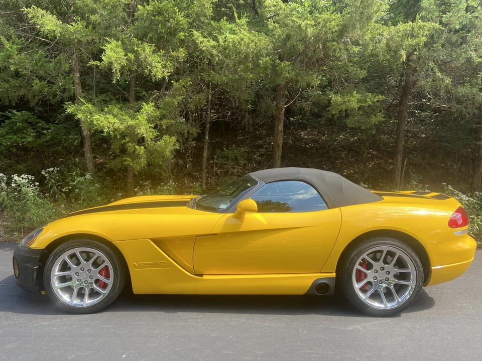 2005 Dodge Viper 3rd Gen - Image 2 of 31