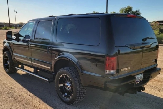 2005 Ford Excursion - Image 2 of 8