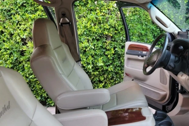 2005 Ford Excursion - Image 4 of 8