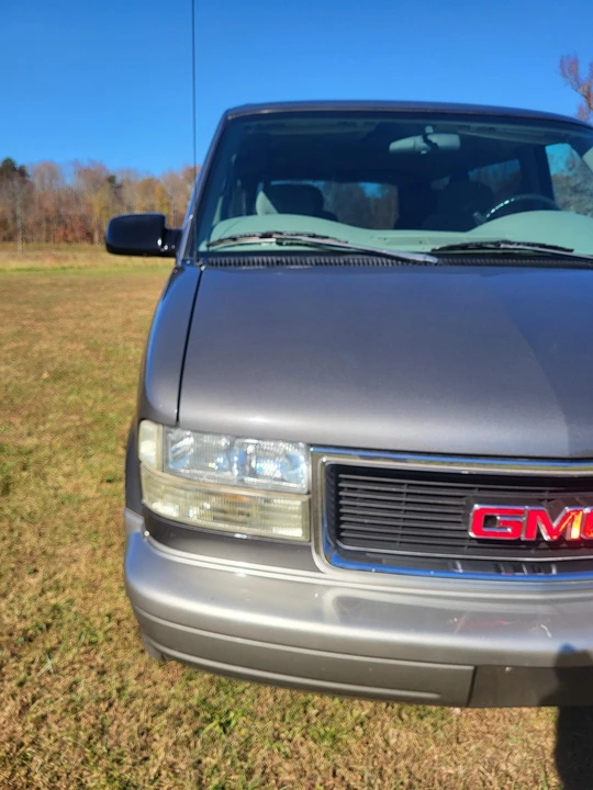 2005 GMC Savana - Image 12 of 31