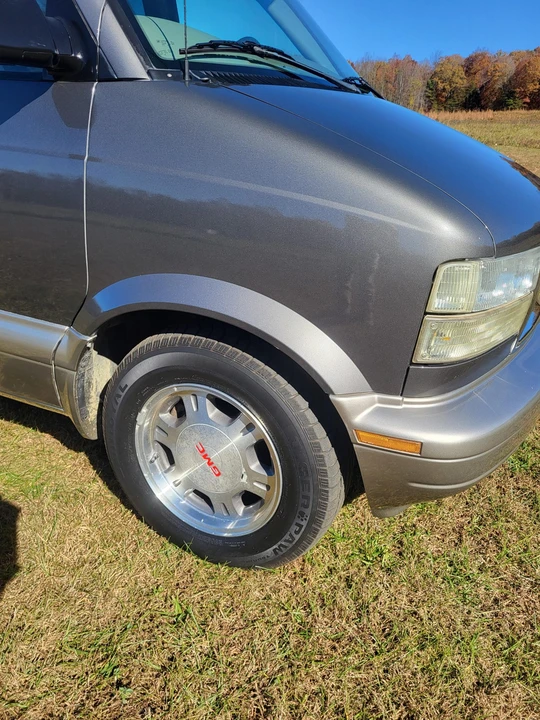 2005 GMC Savana - Image 17 of 31
