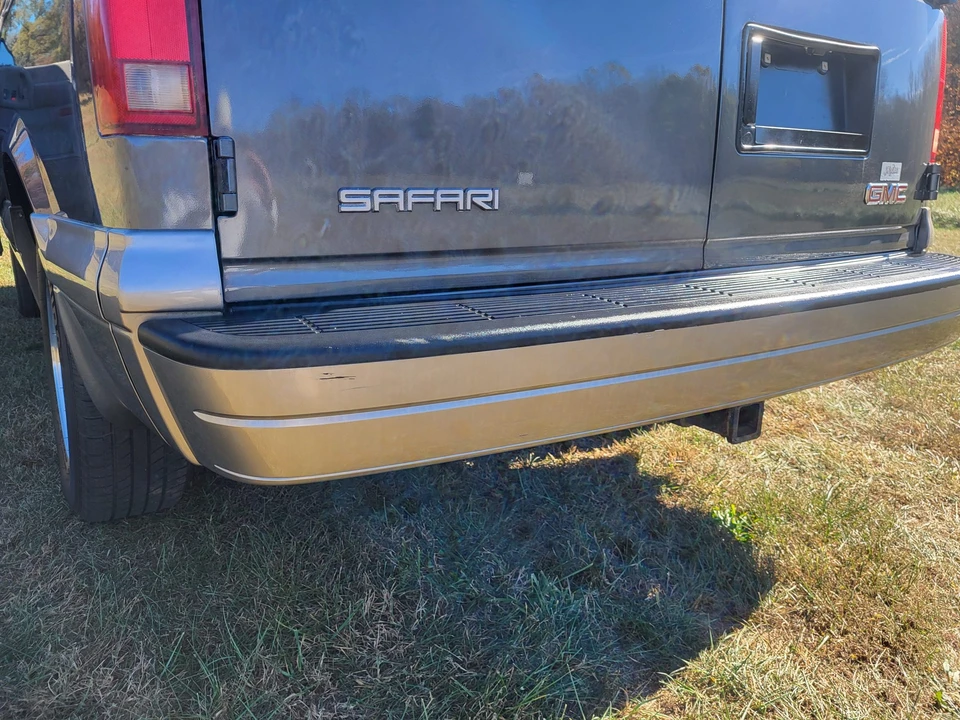 2005 GMC Savana - Image 28 of 31