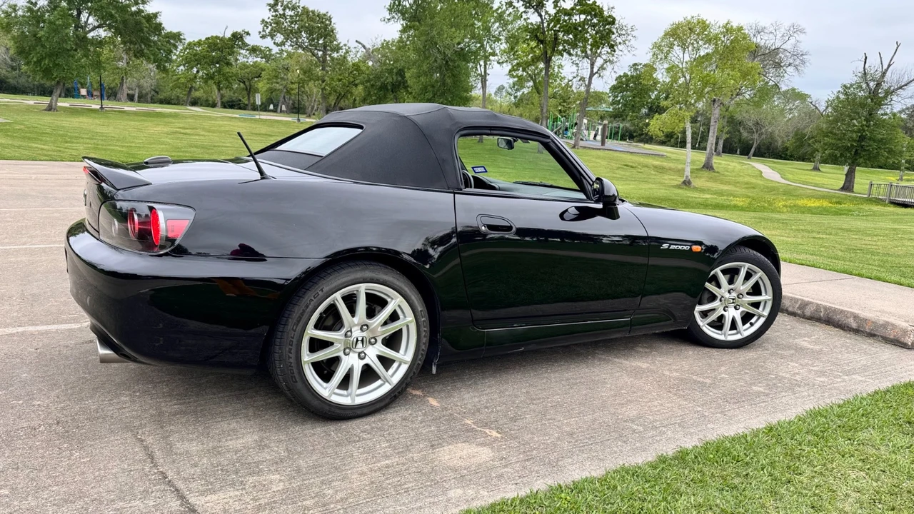 2005 Honda AP2 S2000 - Image 13 of 31