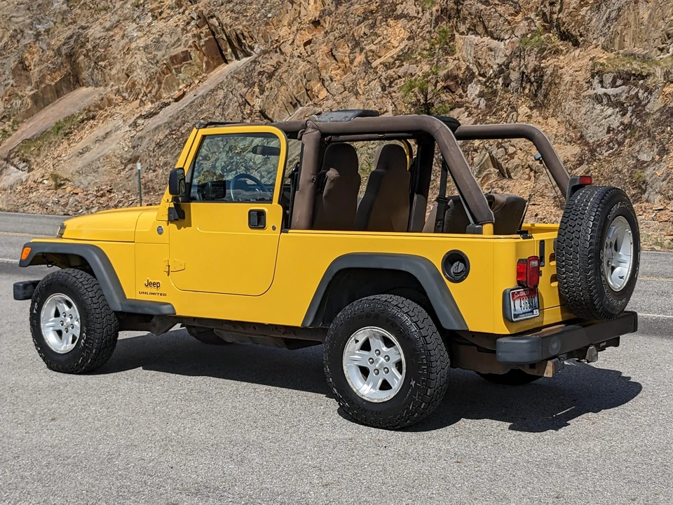2005 Jeep TJ Wrangler - Image 23 of 31