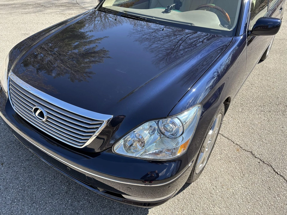 2005 Lexus LS 3rd Gen - Image 13 of 31