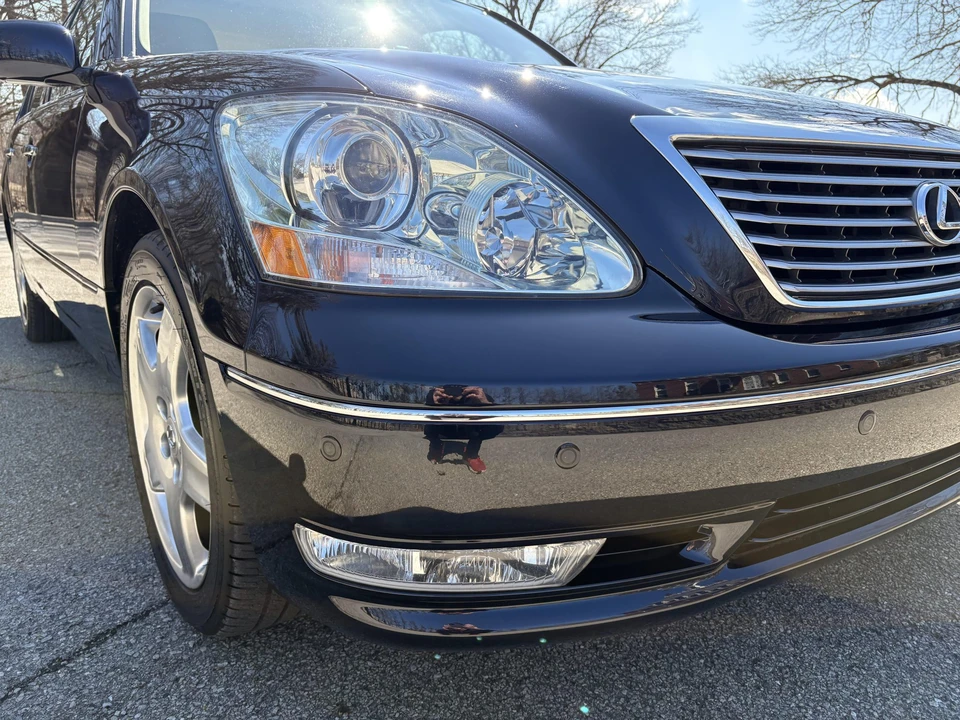 2005 Lexus LS 3rd Gen - Image 16 of 31