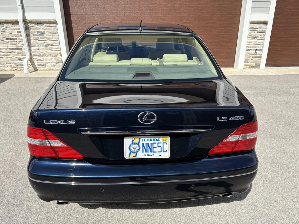 2005 Lexus LS 3rd Gen - Image 9 of 31