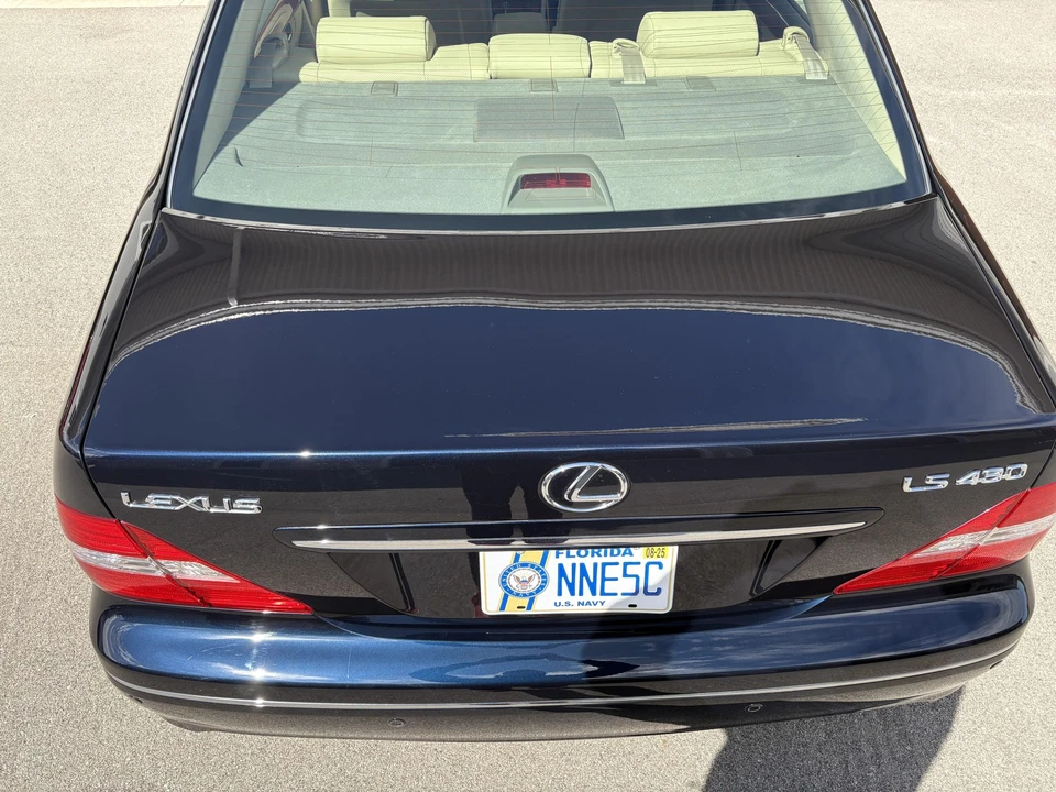 2005 Lexus LS 3rd Gen - Image 21 of 31
