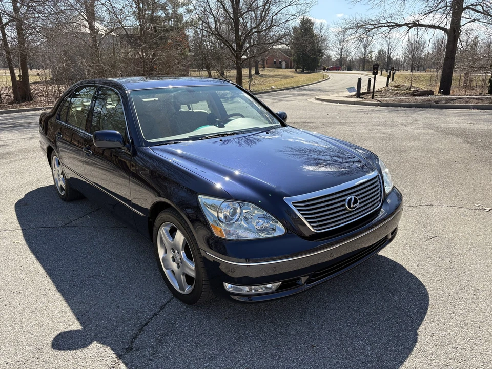 2005 Lexus LS 3rd Gen - Image 4 of 31