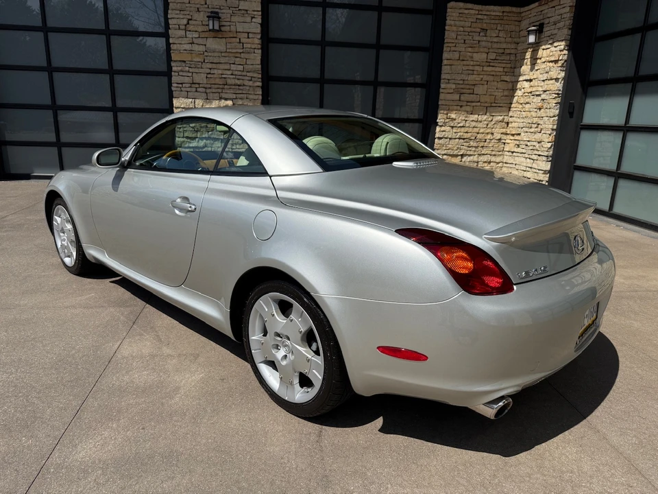 2005 Lexus SC430 - Image 13 of 31