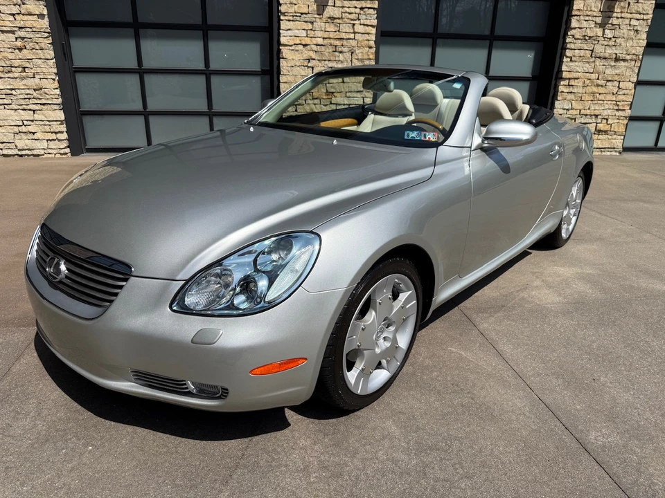 2005 Lexus SC430 - Image 2 of 31