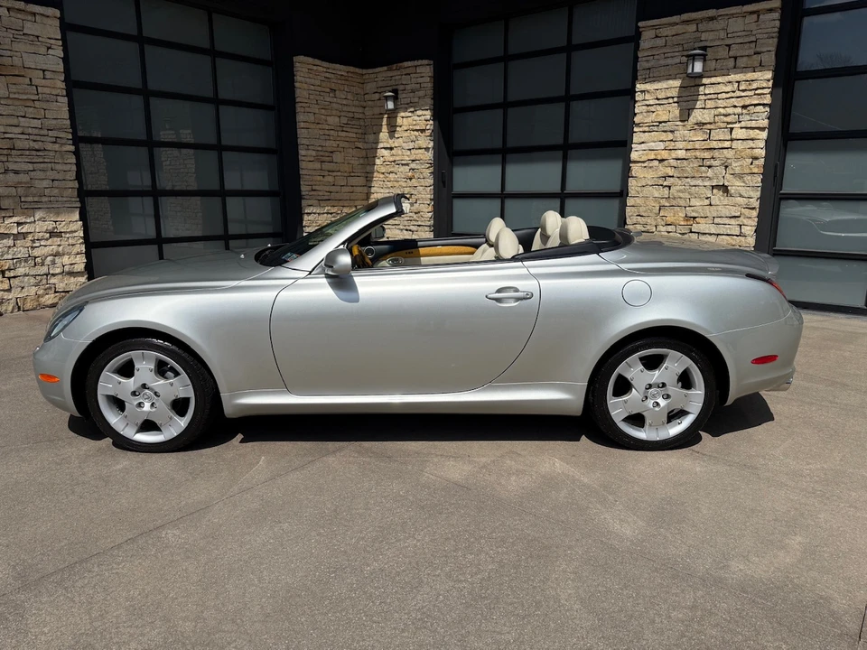 2005 Lexus SC430 - Image 3 of 31