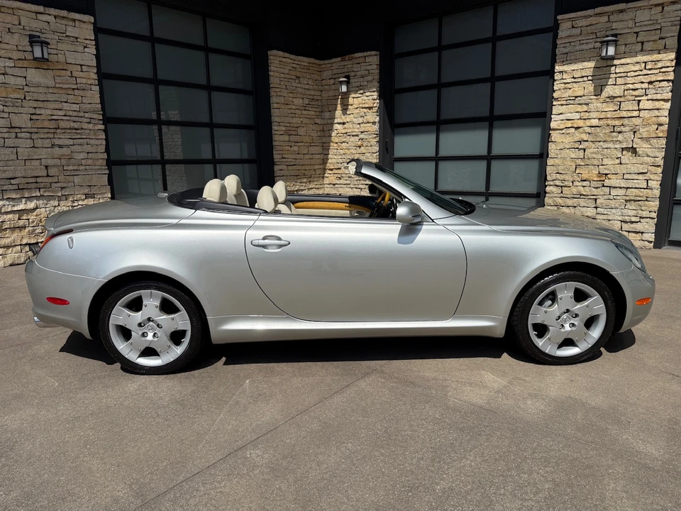 2005 Lexus SC430 - Image 6 of 31