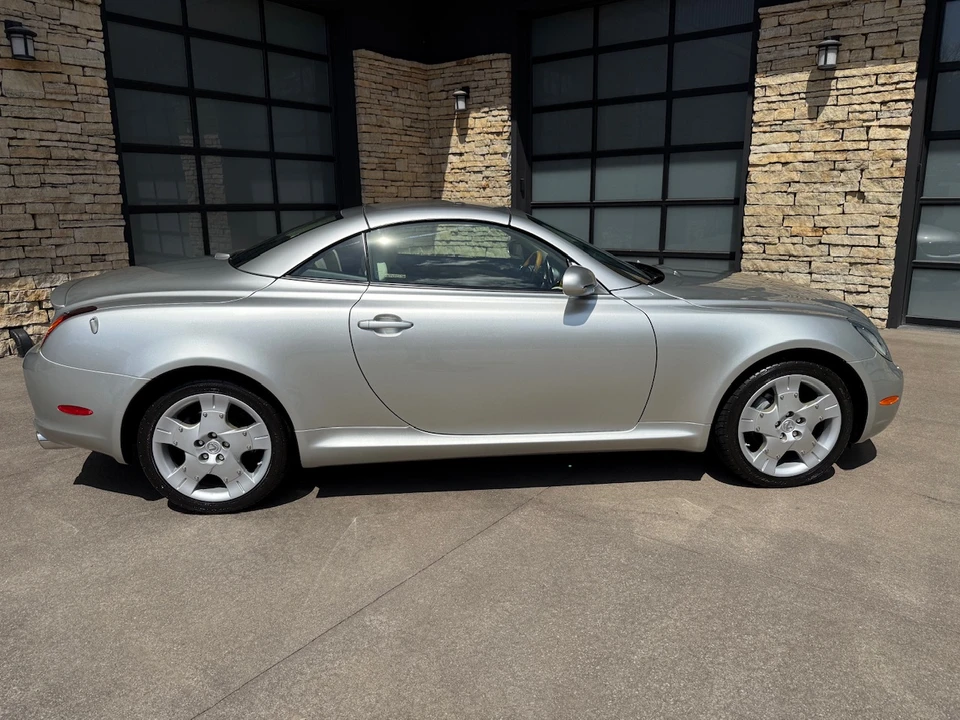 2005 Lexus SC430 - Image 17 of 31