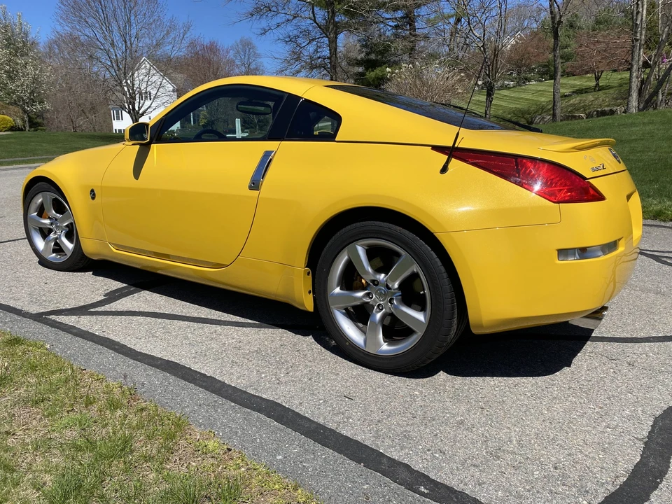 2005 Nissan 350Z 5th Gen - Image 14 of 31
