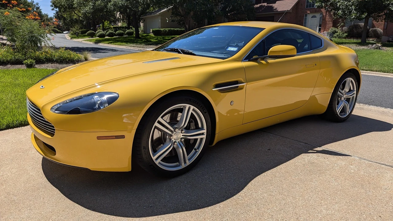 2006 Aston Martin V8 Vantage (2006-2017) - Image 2 of 31
