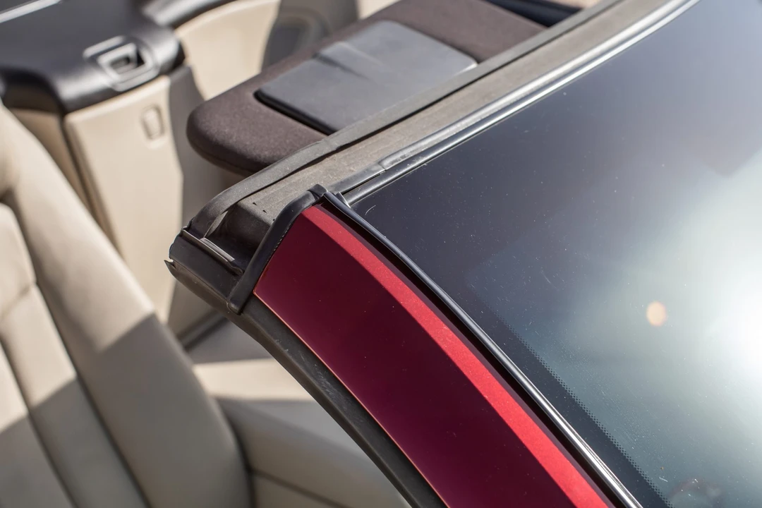 2006 Cadillac XLR - Image 27 of 31